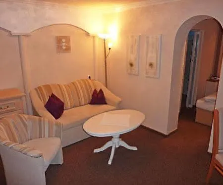 Cafe-pension Erika Gæstehus 3*