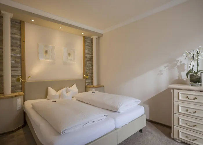 ゲストハウス Cafe-pension Erika 3*