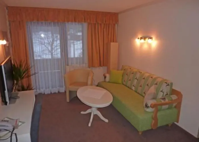 ゲストハウス Cafe-pension Erika