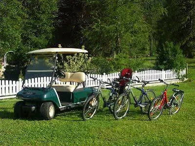 Cafe-pension Erika بيت ضيافة 3*